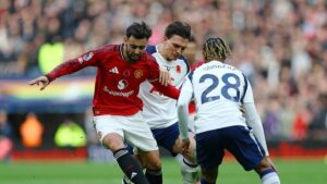Tottenham ile Manchester United puanları paylaştı