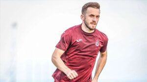 Trabzonspor kaptanı Edin Visca Süper Lig kariyerinde en çok forma giyen yabancı oyuncu unvanını koruyor!