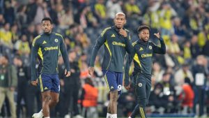 TRANSFER HABERİ: Fenerbahçe'de flaş ayrılık gelişmesi! Teklifleri değerlendirmeye aldı