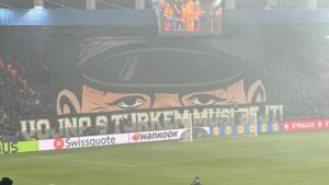 UEFA Fenerbahçe maçındaki pankarttan dolayı Viktoria Plzen'e ceza verdi