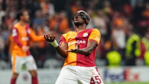 Victor Osimhen için flaş iddia: PSG için bavulu hazırdı!