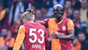 Victor Osimhen'den Barış Alper Yılmaz'a büyük destek!